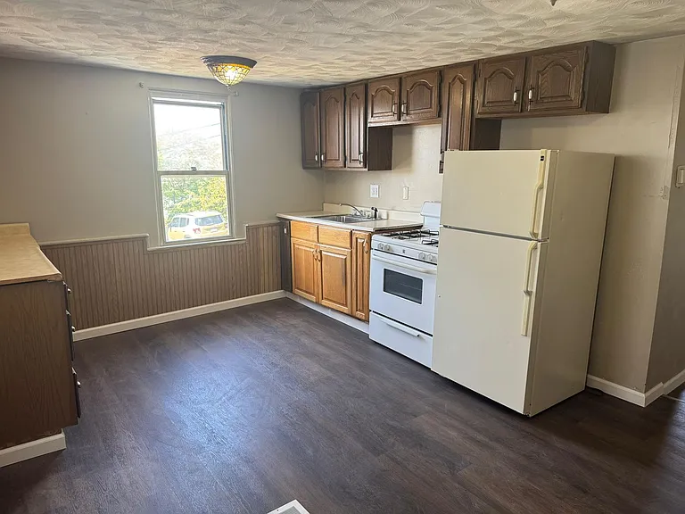291 Maryland Ave — Photo 25