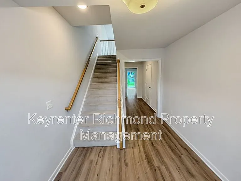 1404 Whitehurst Way — Photo 2