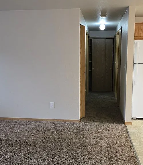2261 E Crestview Dr — Photo 3