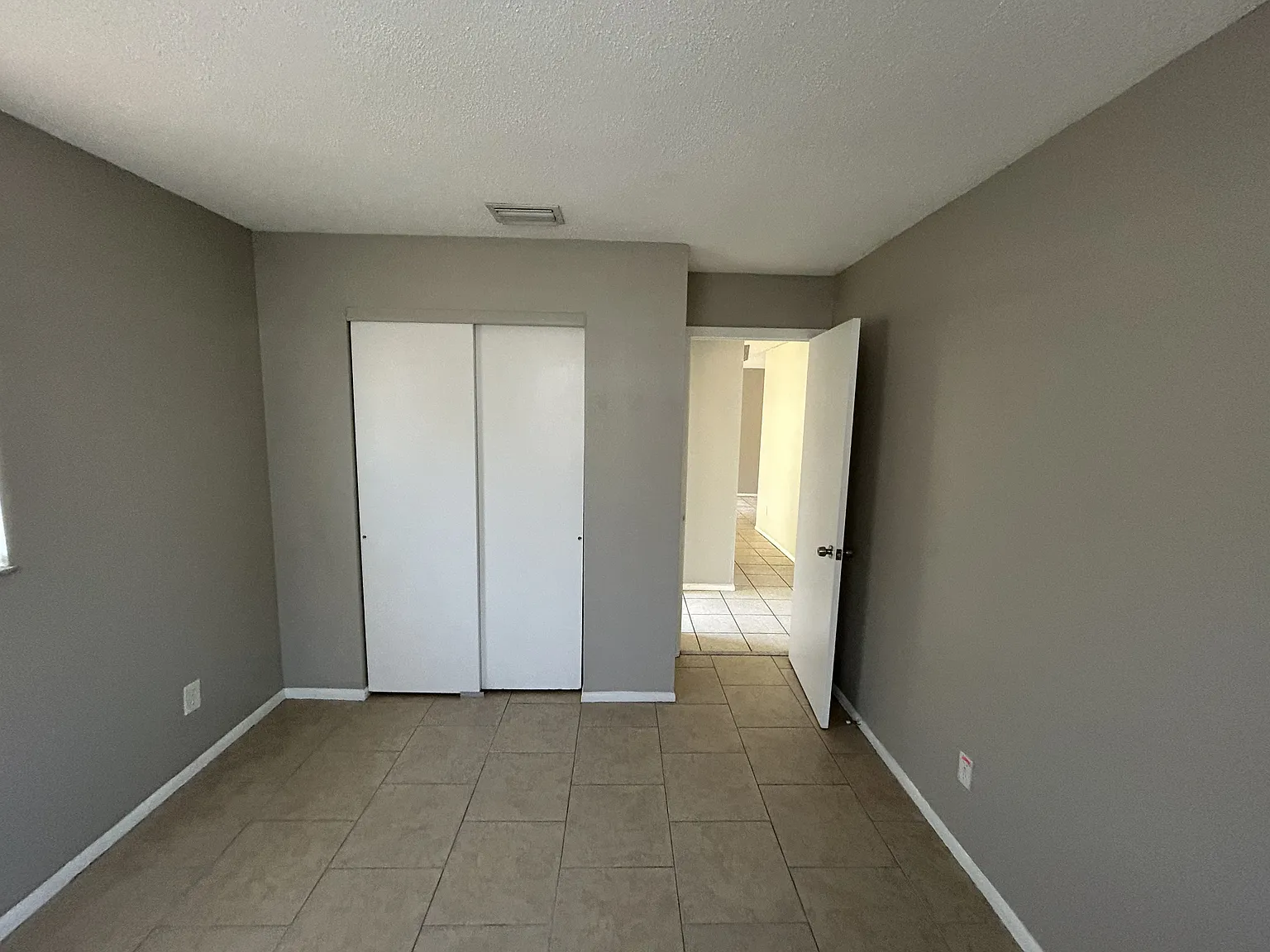 2 bed, 800 sqft, $1,525 — Photo 2