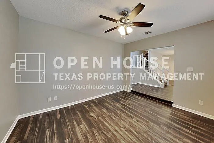 4 bed, 2.5 bath, 2318 sqft, $2,675 — Photo 3