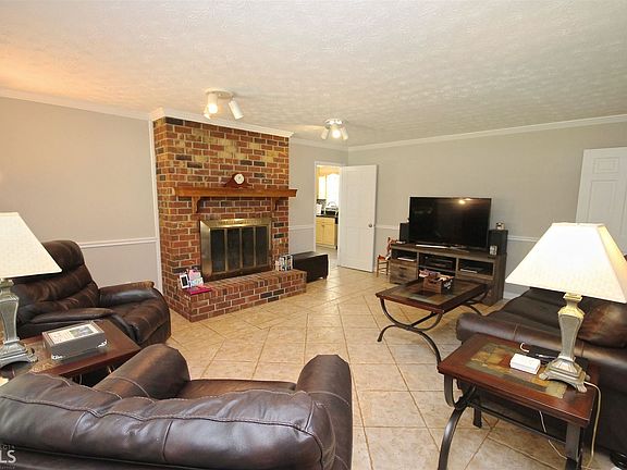 5th image of 190 Kingswood Dr