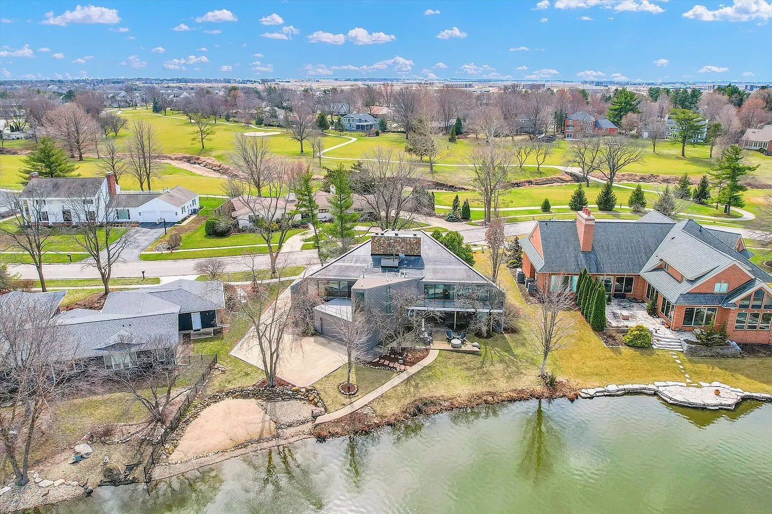 4010 Clubhouse Dr photo 1