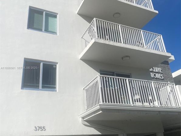 3755 NE 167th St APT 3