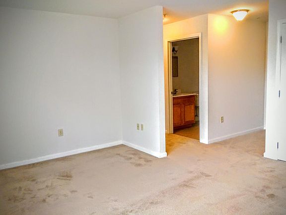 5th image of 202 Charles St Fl 3rd