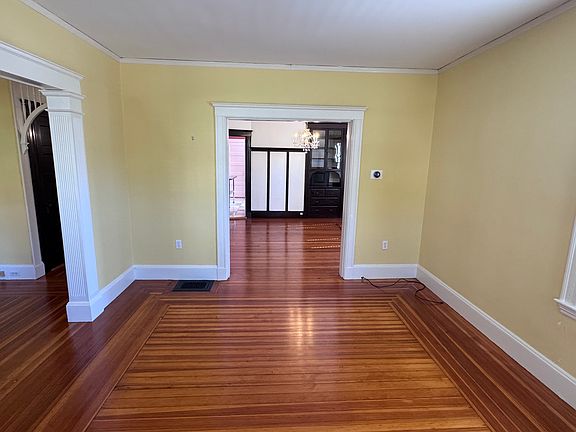 3rd image of 79 Curtis St