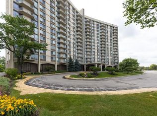 40 N Tower Rd APT 6A, Oak Brook, IL 60523