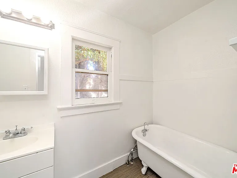 1404 S Manhattan Pl — Photo 11