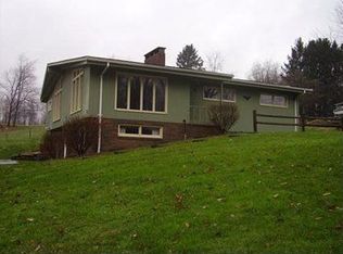 95 Mill St, Sandy Lake, PA 16145
