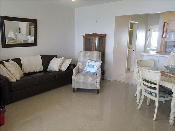 5th image of 4050 N Ocean Drive #1009