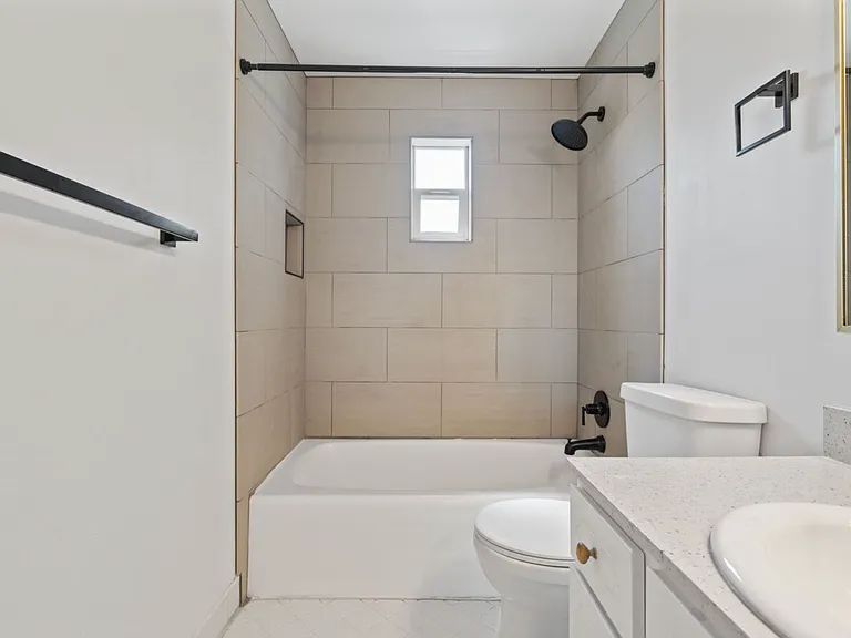 2614 S Green St — Photo 41