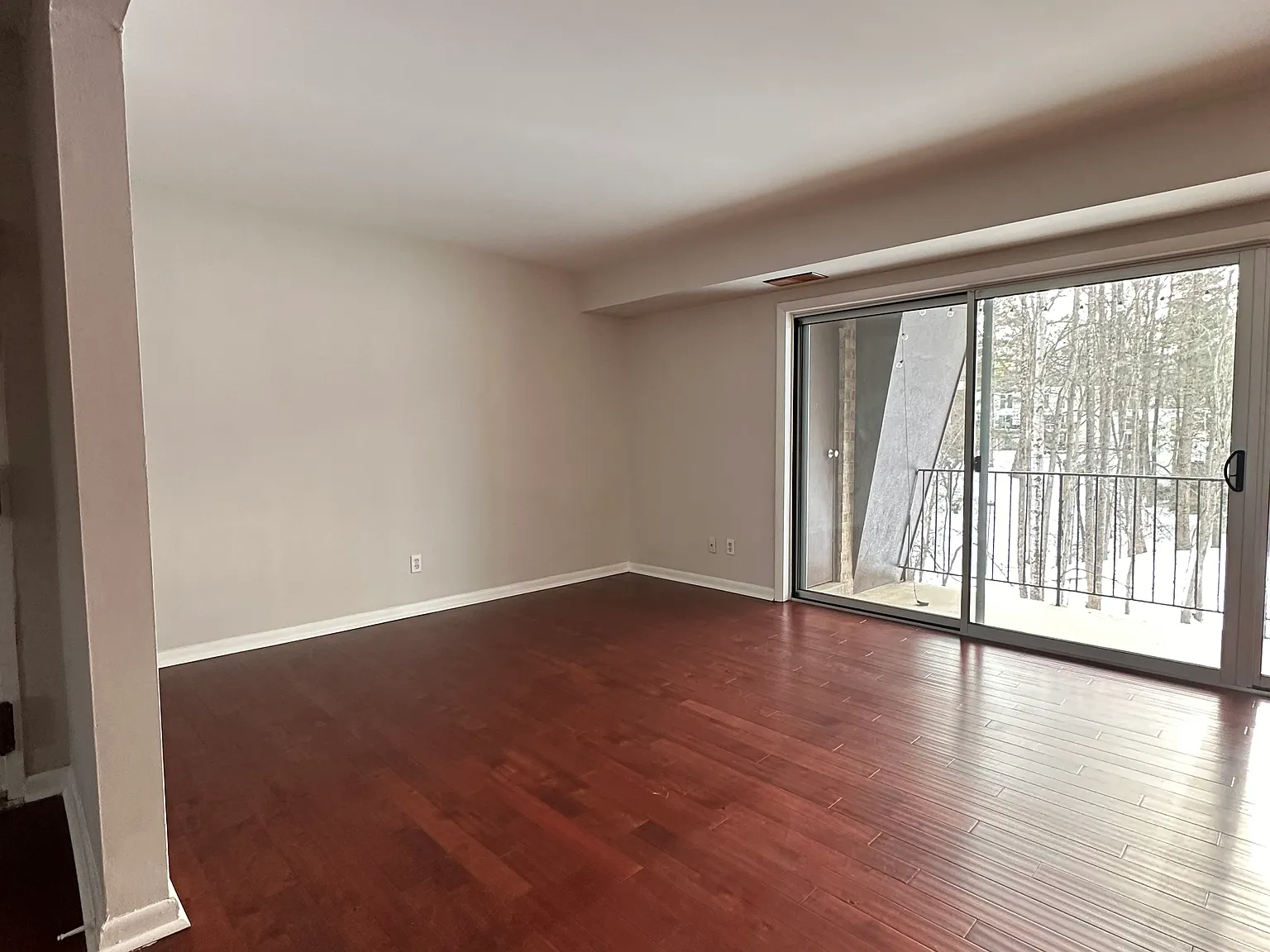 2 bed, 998 sqft, $2,350 — Photo 2