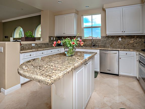 4th image of 2709 Villas Way