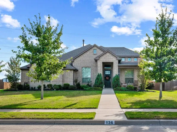 136 Sapphire Ln, Waxahachie, TX 75165