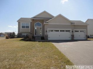9404 Dunes Ln, Cottage Grove, MN 55016