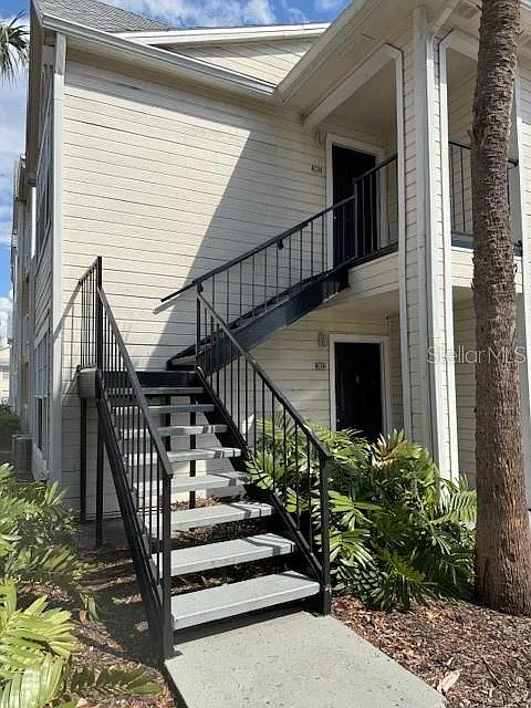 2 bed, 2.0 bath, 934 sqft, $1,300 — Photo 3