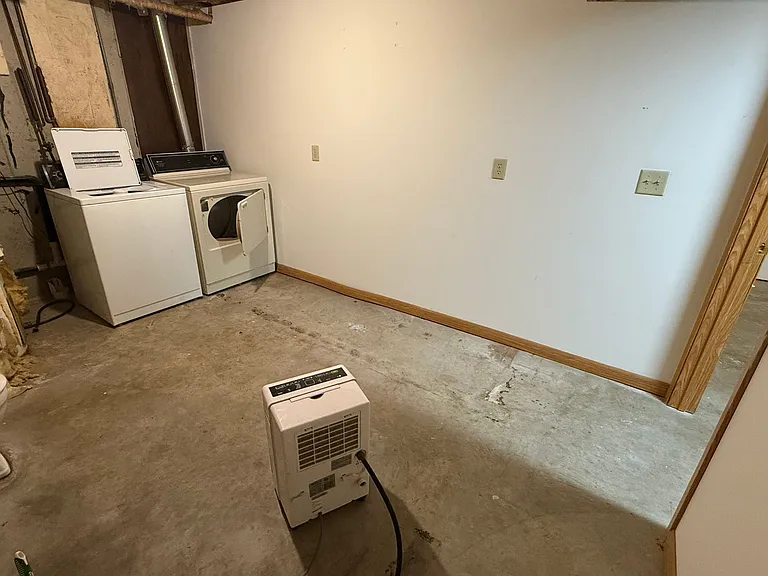 1145 Lancaster St — Photo 9