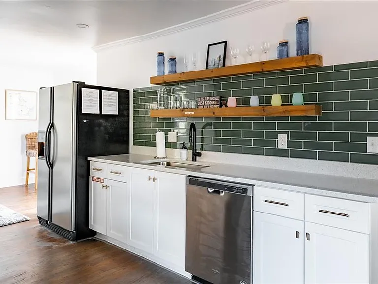 484 Glenwood Pl SE — Photo 10