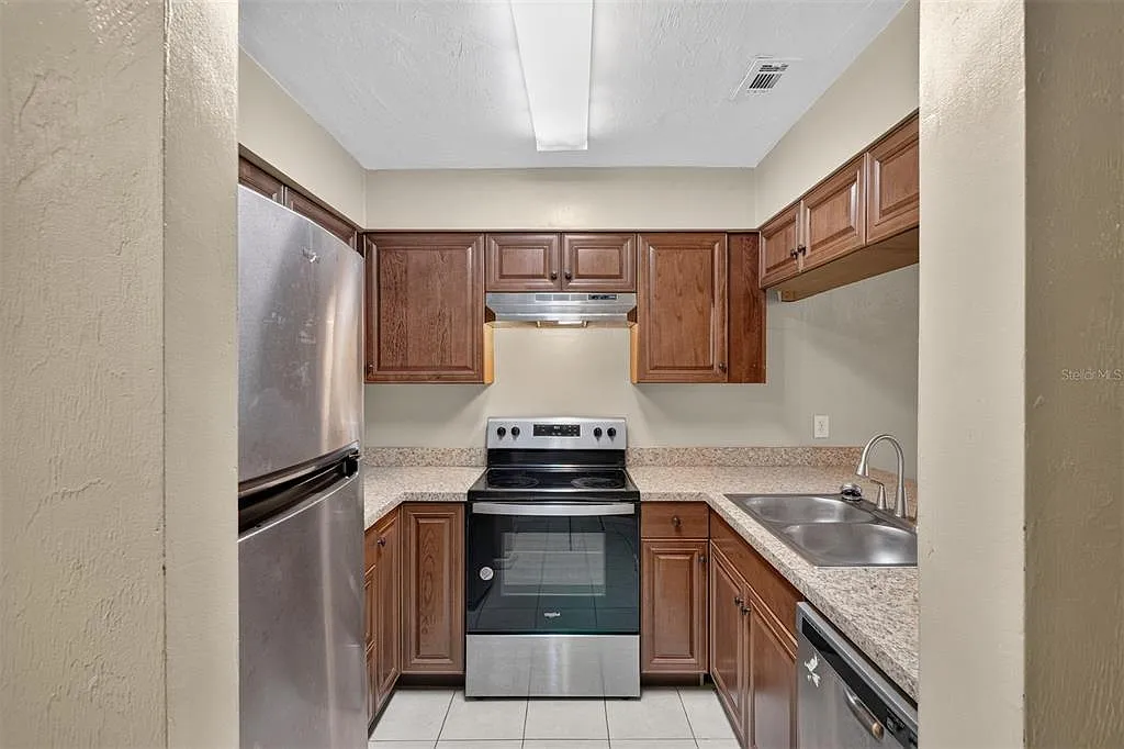 2 bed, 2.5 bath, 1088 sqft, $1,450 — Photo 4