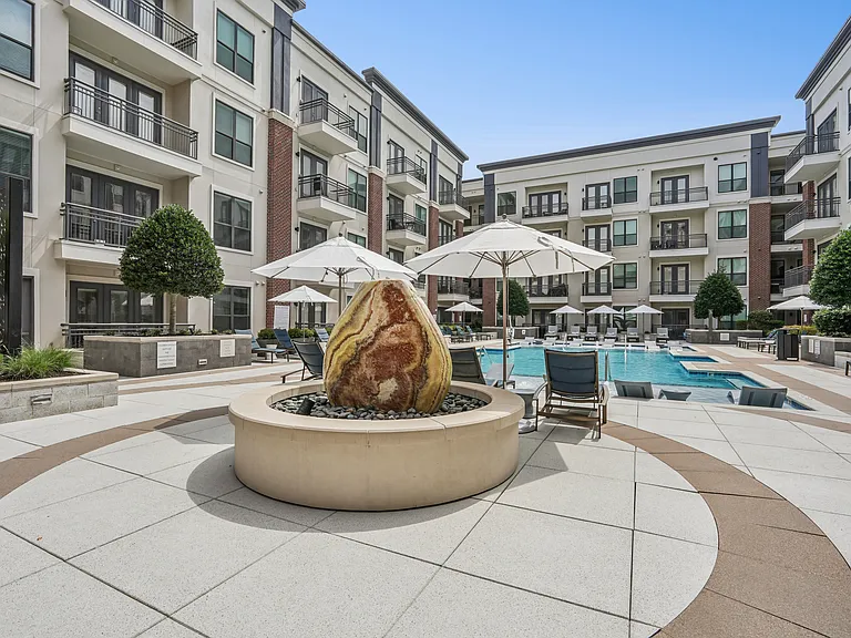 Allure at Southpark — Photo 39