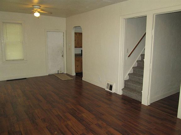 3rd image of 830 W Wolf Ave