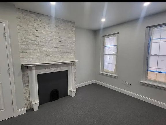 4th image of 131 N Hobart St