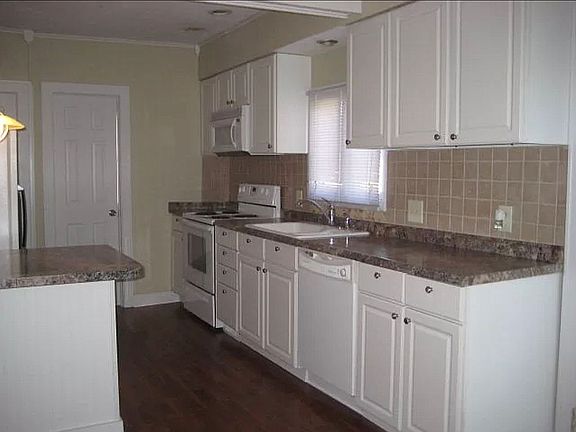 5th image of 310 E Walnut St