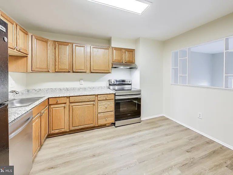 6403 Entwood Ct — Photo 2