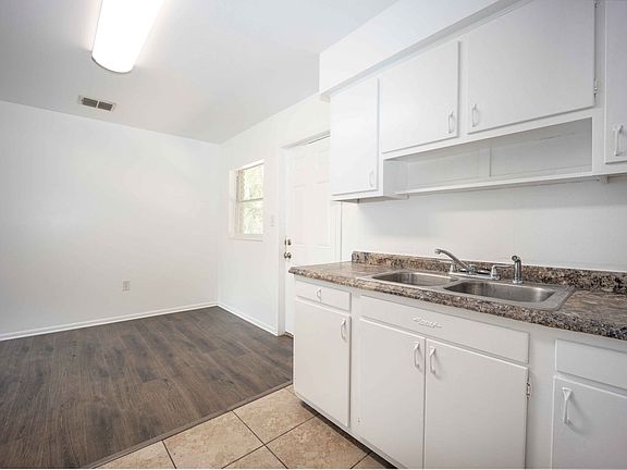 5th image of 601 Pleasantdale Dr