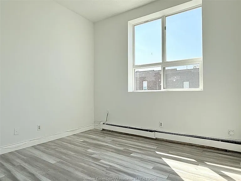 1188 Wyandotte St E #4 — Photo 8