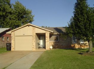 2500 Kings Rd, Moore, OK 73160