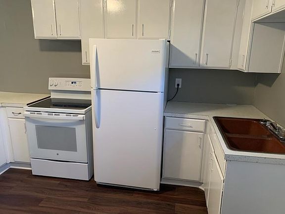3rd image of 22 Helen Ave