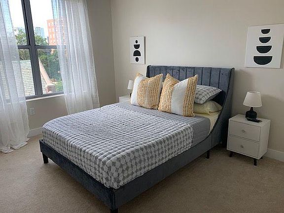 5th image of 542 Bedford St #2