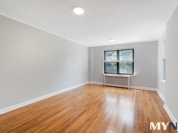 76-12 Ditmars Boulevard image 1 of 8