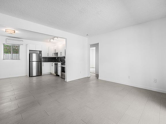 3rd image of 1530 E Palm Canyon Dr APT 206
