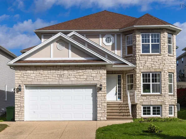 76 Ridgepark Ln, Halifax, NS B3N 3K9