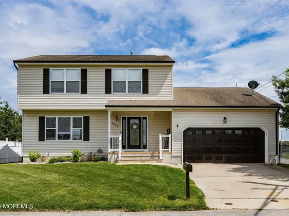 1553 Longboat Avenue, Beachwood, NJ 08722