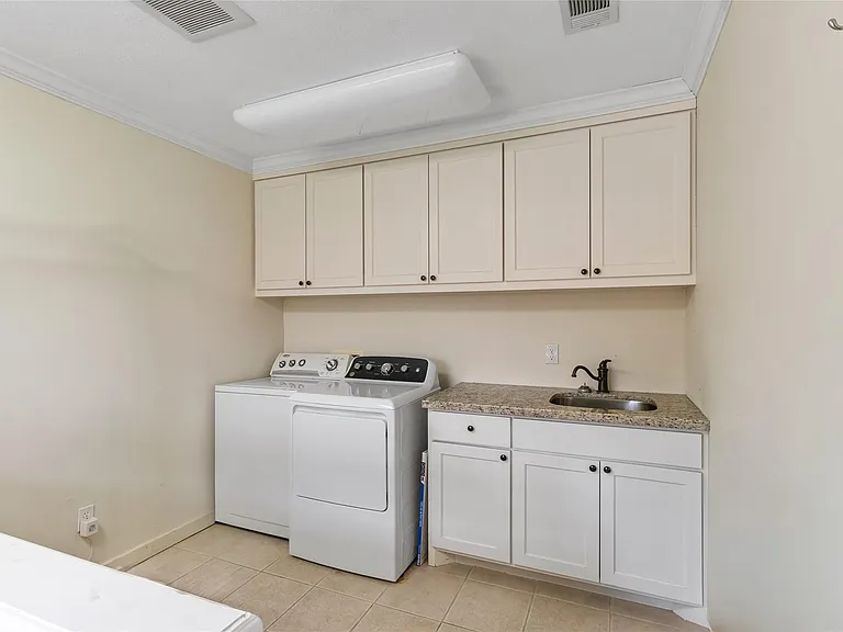 2337 Sheridan St — Photo 28