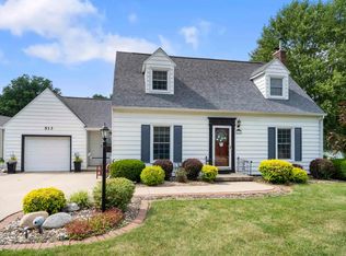 513 Terrace Dr, Waterloo, IA 50702