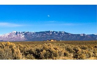 10 Cielo Grande Rd, Tres Piedras, NM 87577