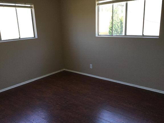3rd image of 1519 E 5th St APT 4