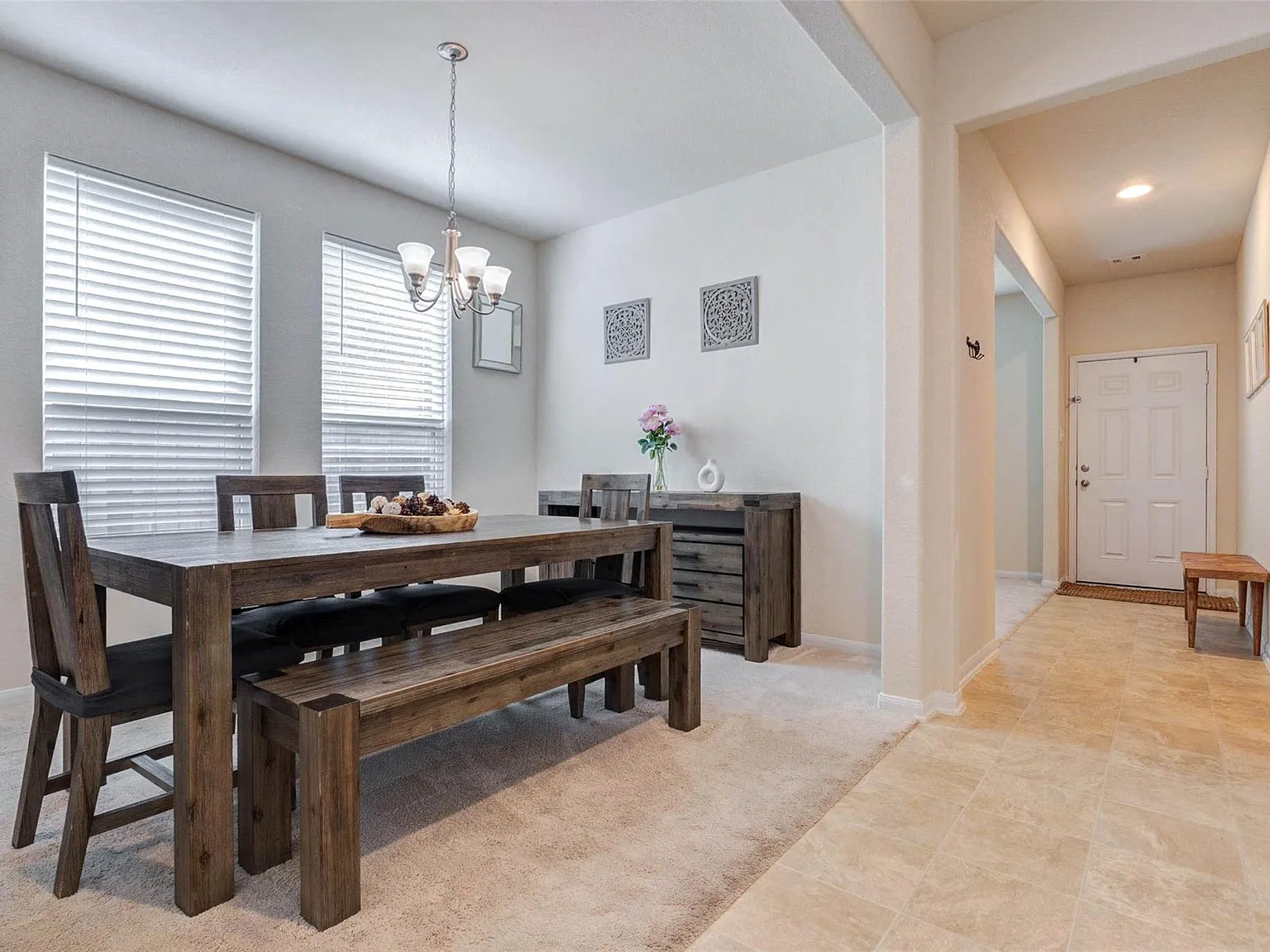 4 bed, 2.5 bath, 2981 sqft, $2,550 — Photo 3