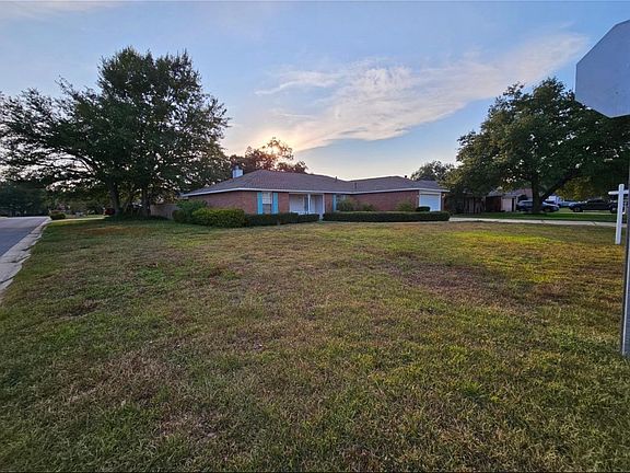 2nd image of 1525 Oakleigh Ct