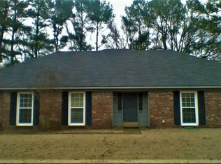 7498 Neshoba Rd, Germantown, TN 38138