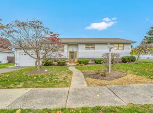 807 Marion Ln, Moosic, PA 18507