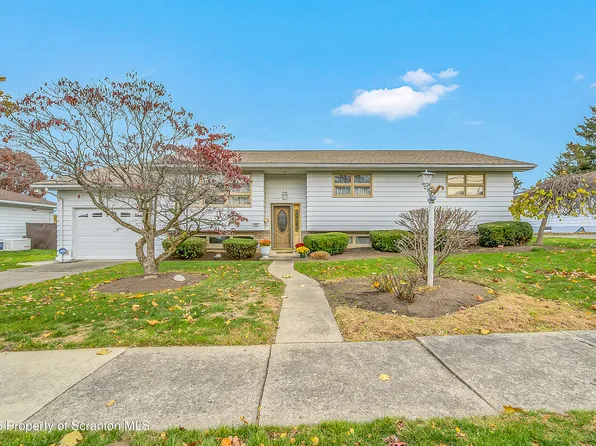 807 Marion Ln, Moosic, PA 18507