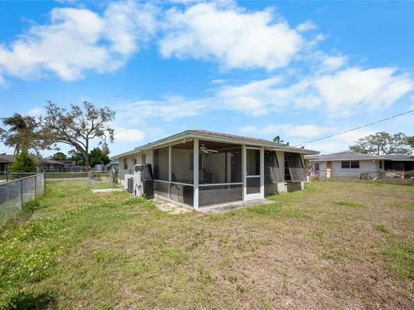 901 Ponderosa Rd, Venice, FL 34293
