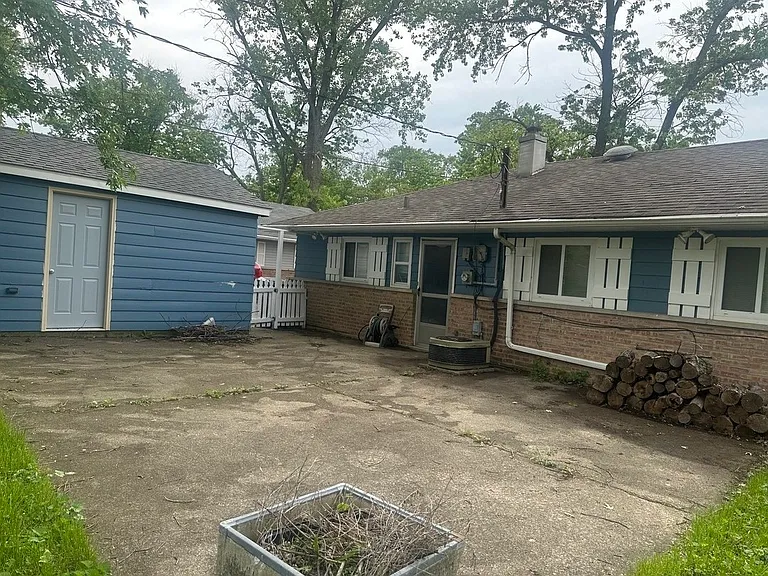 411 Huron St — Photo 18