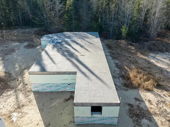 4 Stonewall Drive, Lisbon, ME 04252