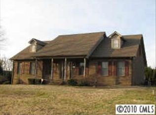 101 Robin Rd, Lincolnton, NC 28092